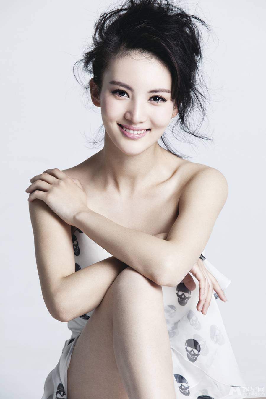 中国美女明星金晨白色长裙清纯写真