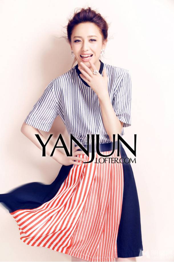 新疆女明星佟丽娅娇俏可人写真照