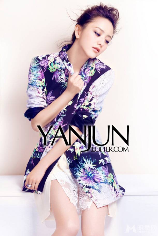 新疆女明星佟丽娅娇俏可人写真照