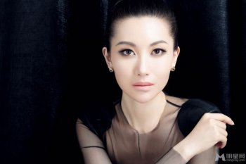 芈月传演员殷旭透视黑纱长裙性感写真