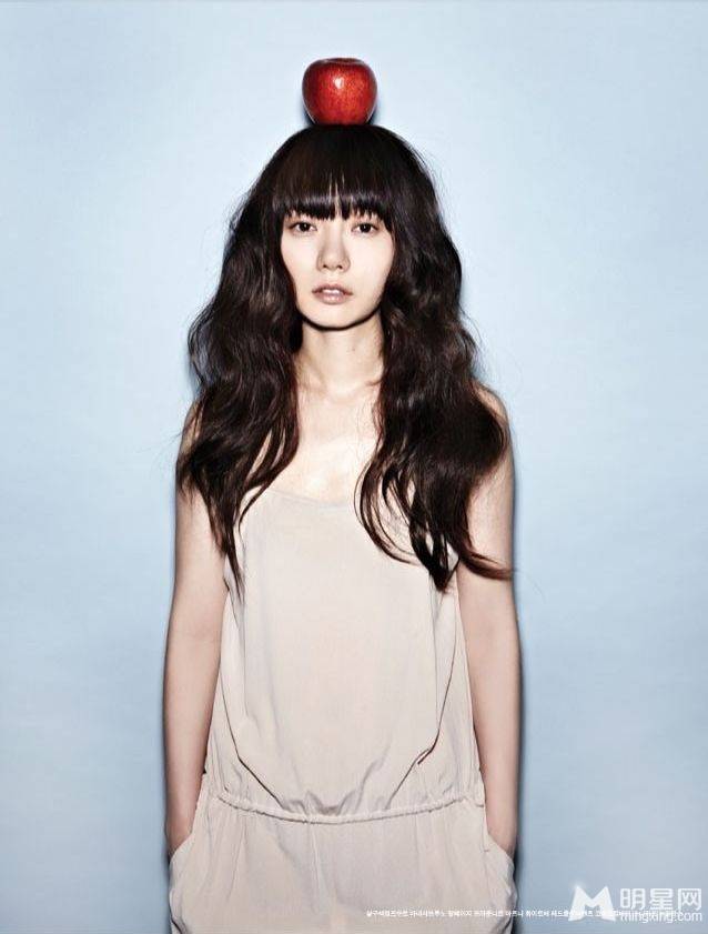 裴斗娜时尚性感写真图片