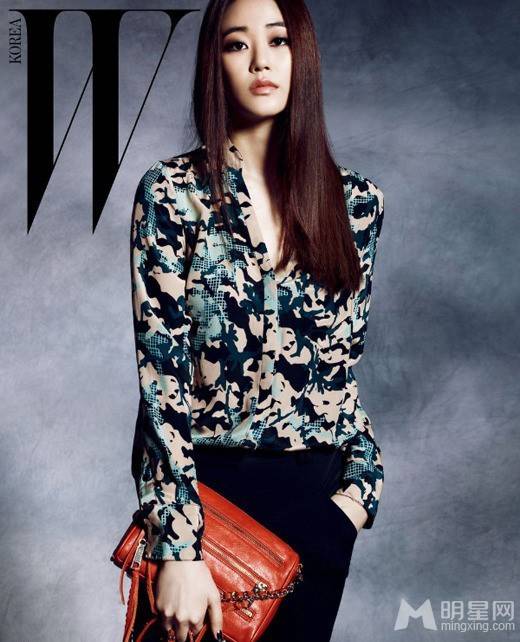 韩国明星金孝珍时尚性感写真