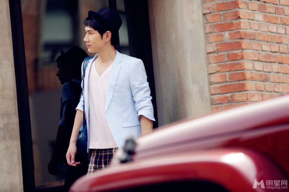 刀光枪影何明翰2016时尚街拍图片