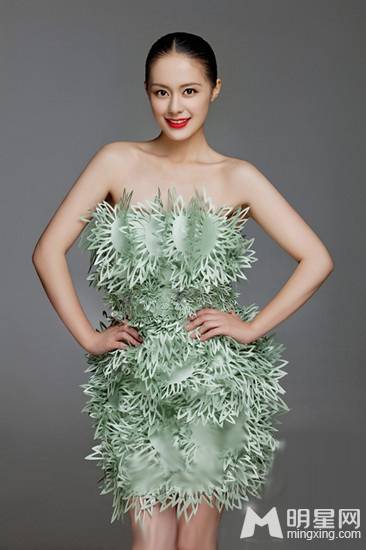 演员王力可妩媚迷人写真图片