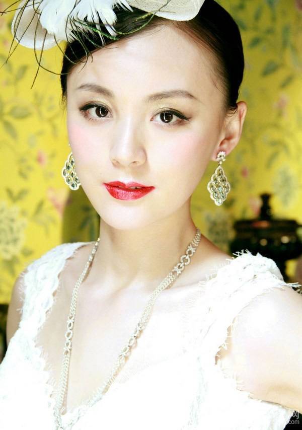 毛林林时尚复古造型性感图片