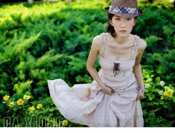 李念春日唯美小清新写真图片