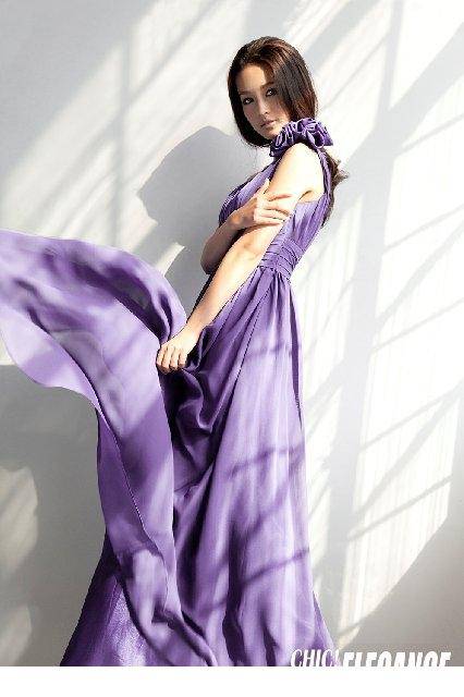 气质美女李沁时尚大片曝光