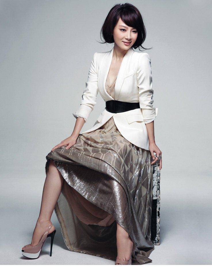 演员陈数秋季时尚装扮写真图片