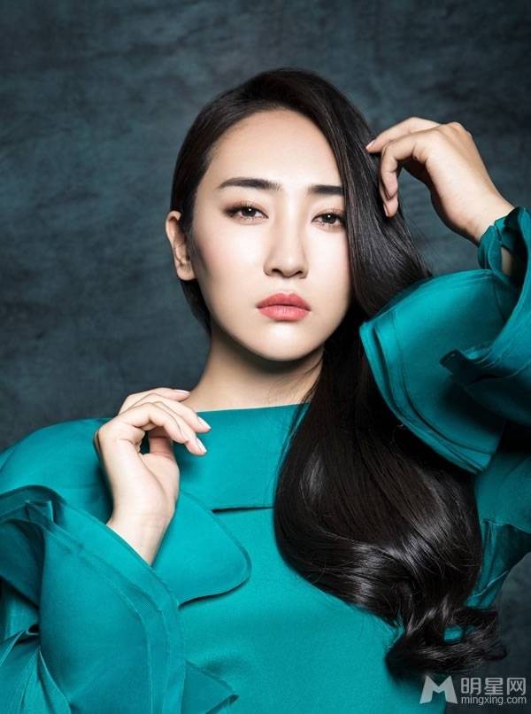 古典气质明星高姝瑶冷艳写真图片