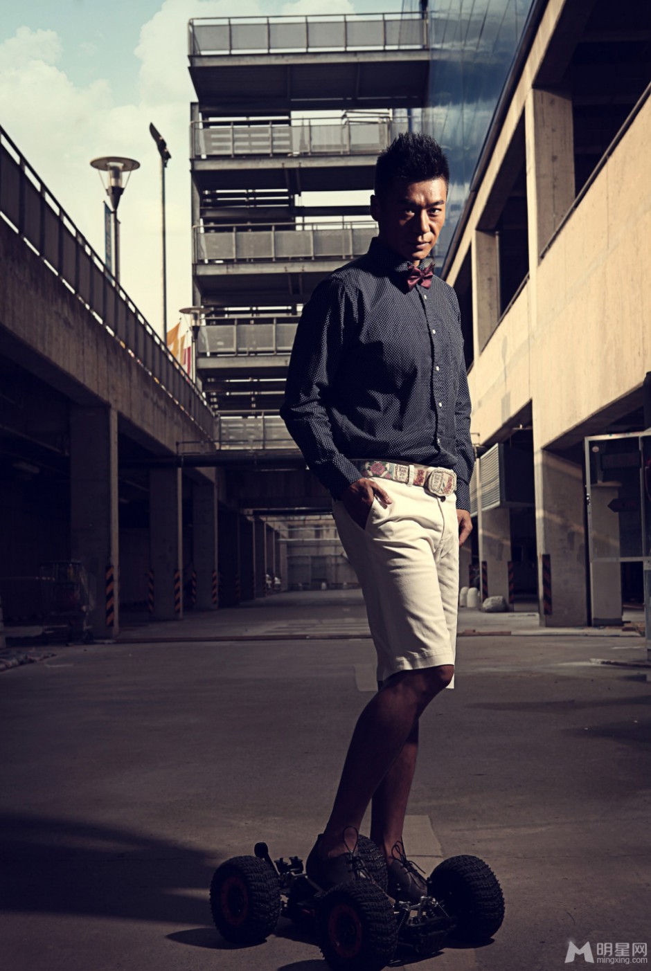 硬汉型男演员徐佳写真大片