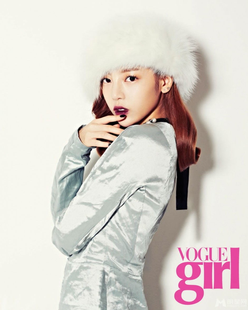 韩国女星具荷拉甜美诱惑图片