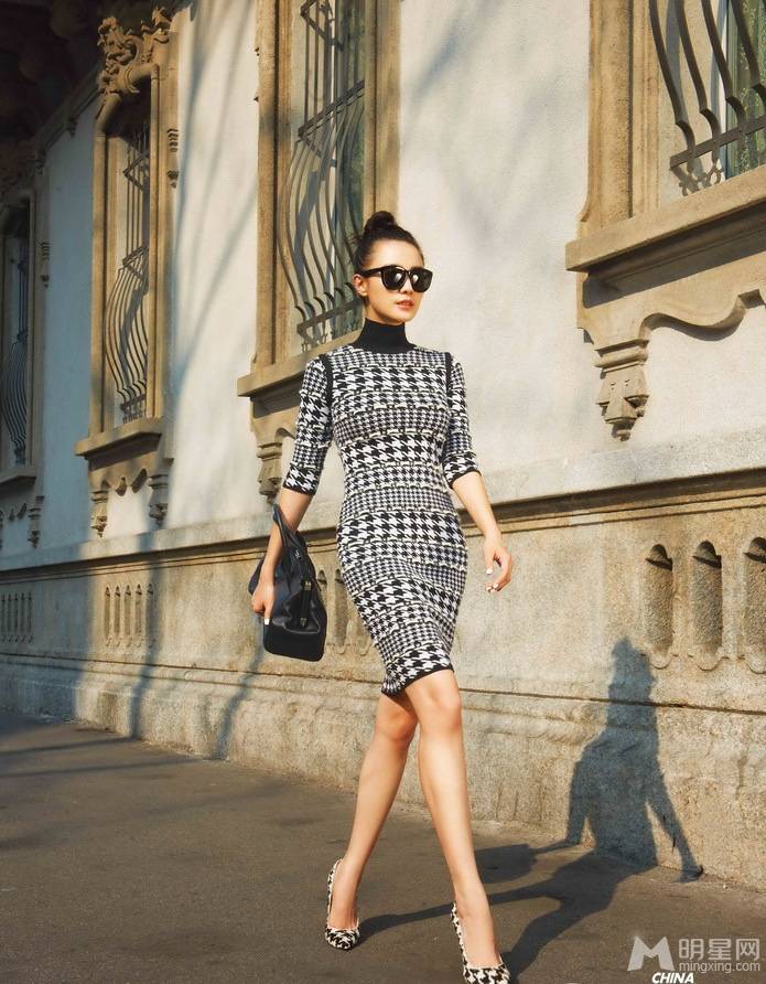 女明星小宋佳米兰时尚街拍