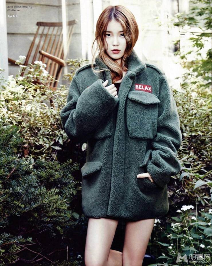 韩国女明星李智恩时尚大片