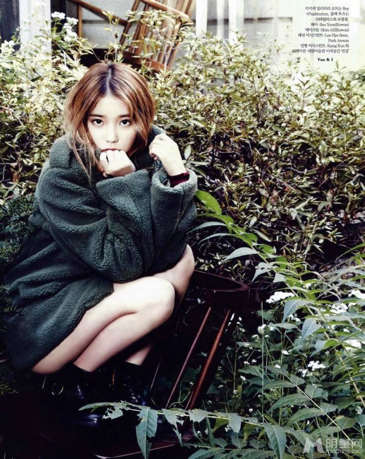 韩国女明星李智恩时尚大片