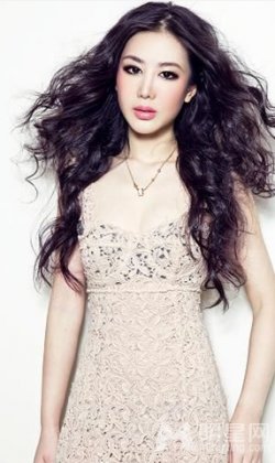 90后新女星王雪儿时尚写真图片