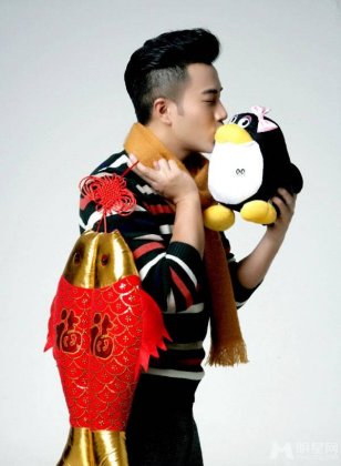 影视演员刘恺威新春贺岁写真照片