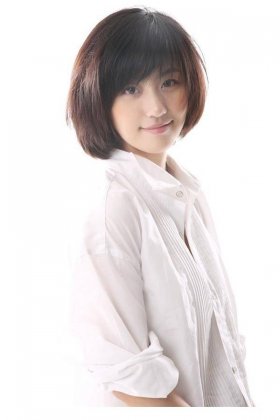 小清新女演员张馨心时尚写真照