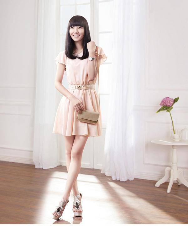 影视演员白百何笑容甜美秒杀宅男