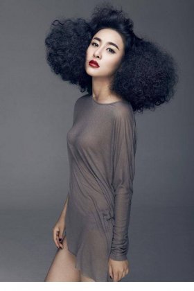 内地女演员贾青透视装惊艳写真