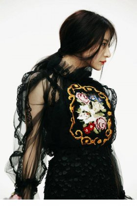 熊乃瑾黑色蕾丝连衣裙撩人写真