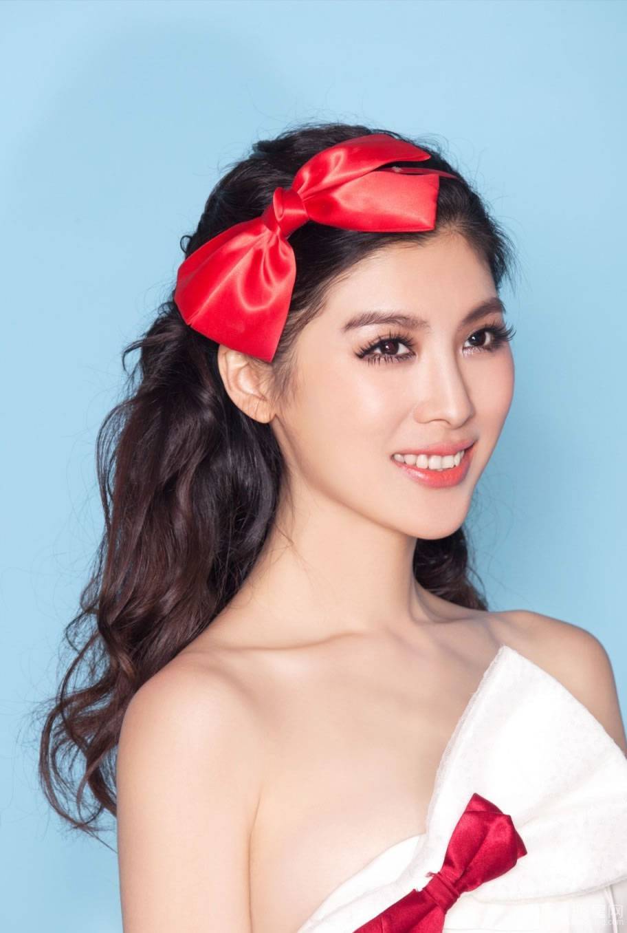 后厨小美银雪最新写真图片