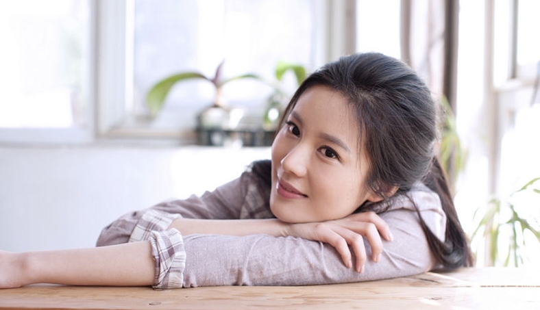 神殿侠侣邬靖靖优雅写真图片