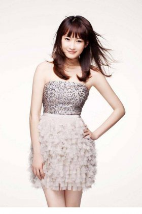 中国清纯女演员秦子涵迷人写真图