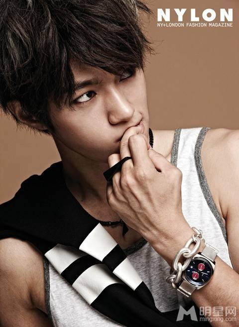 韩国男明星帅哥金明洙写真图片