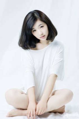 武神赵子龙演员李明珠白色T恤简约写真