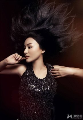 内地性感女明星金一帆写真大秀S曲线