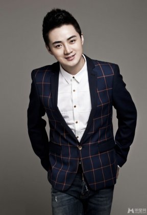 明星余少群图片英伦范儿妥妥的