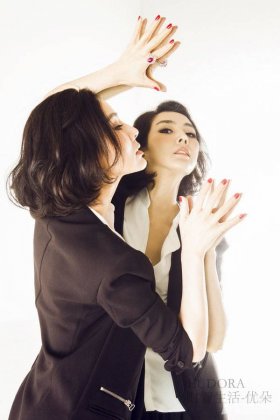 生活有点甜演员姜宏波尽展职场OL优雅气质