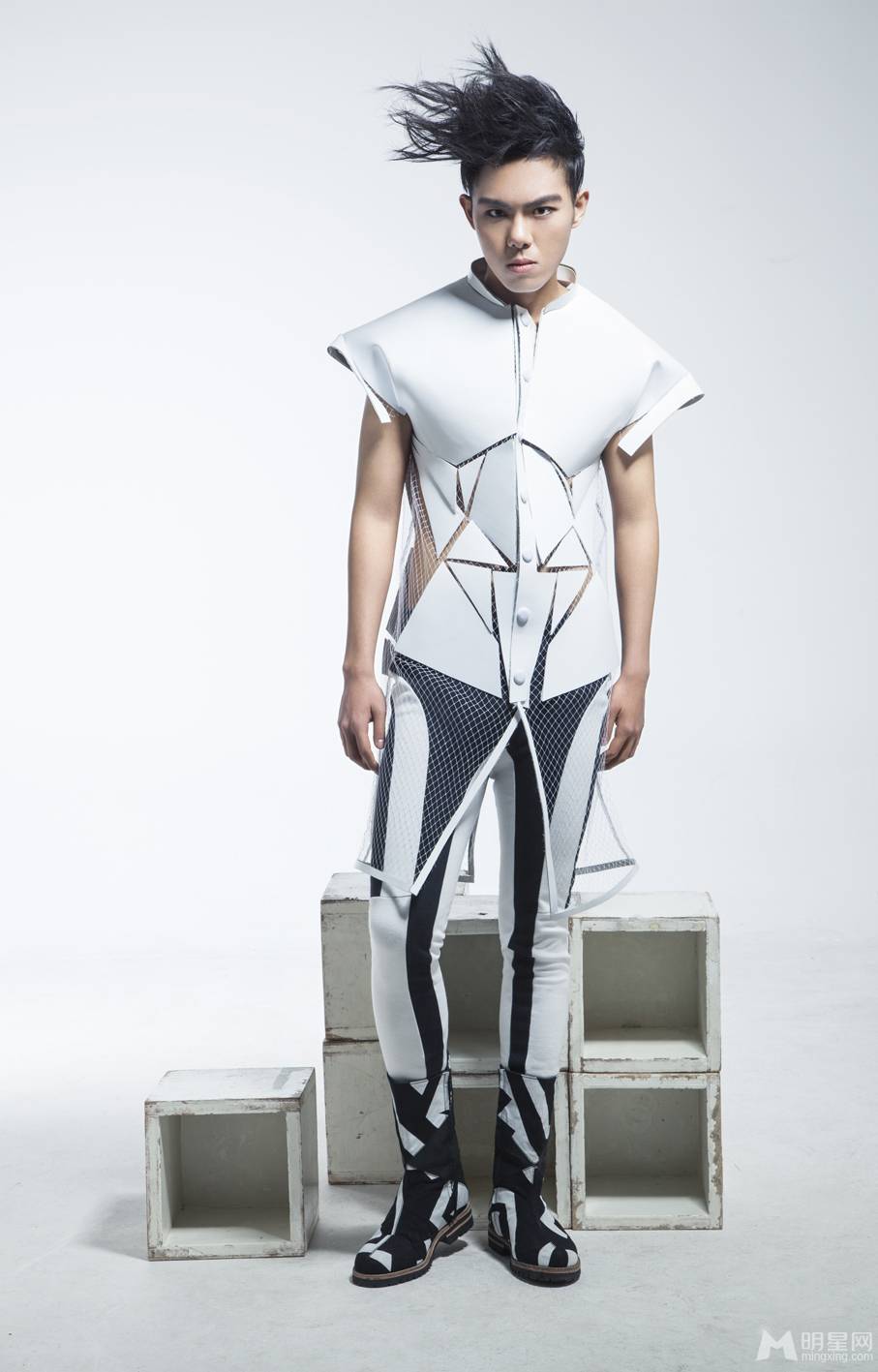 歌手孙子涵图片时尚造型引领潮流