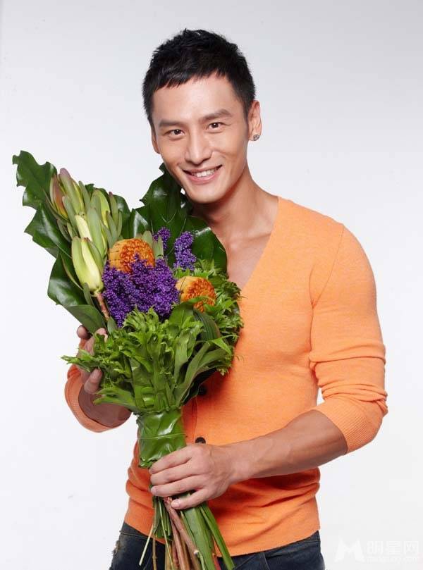 性感肌肉男神顾又铭彰显都市型男魅力