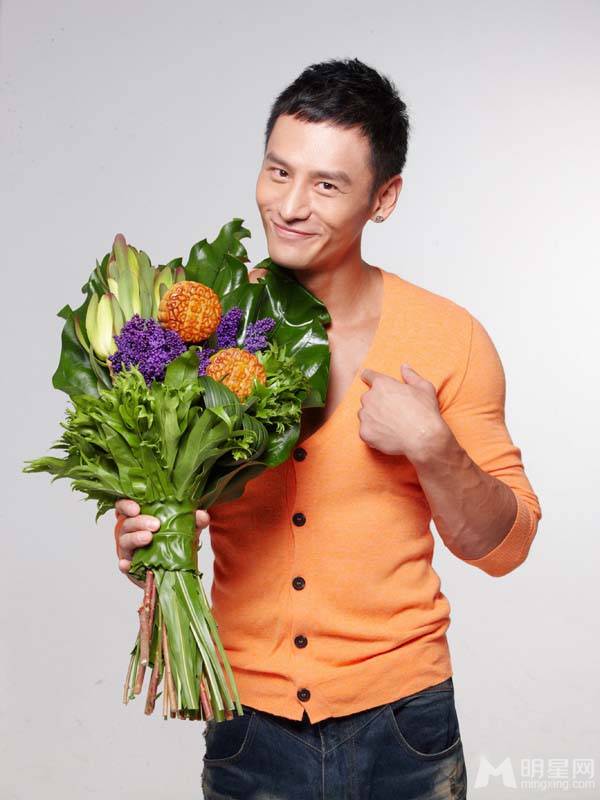 性感肌肉男神顾又铭彰显都市型男魅力