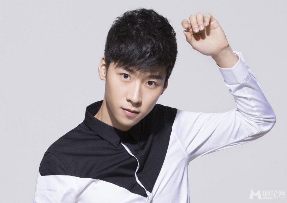 中国90后男歌手帅哥尽显青春活力