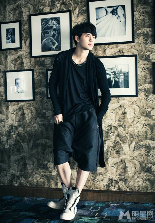 高颜值的男明星秋冬服饰时尚大片