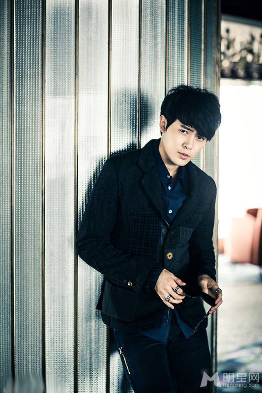 高颜值的男明星秋冬服饰时尚大片