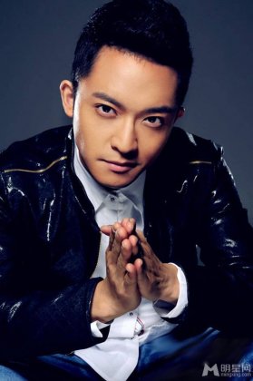 演员陈威翰图片尽显帅气迷人