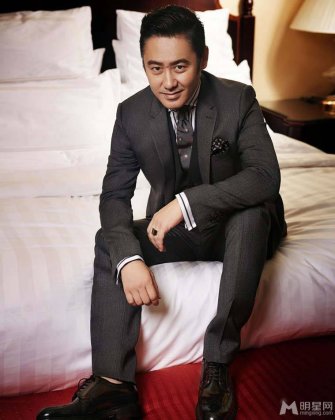 男神吴秀波图片尽显雅痞气质