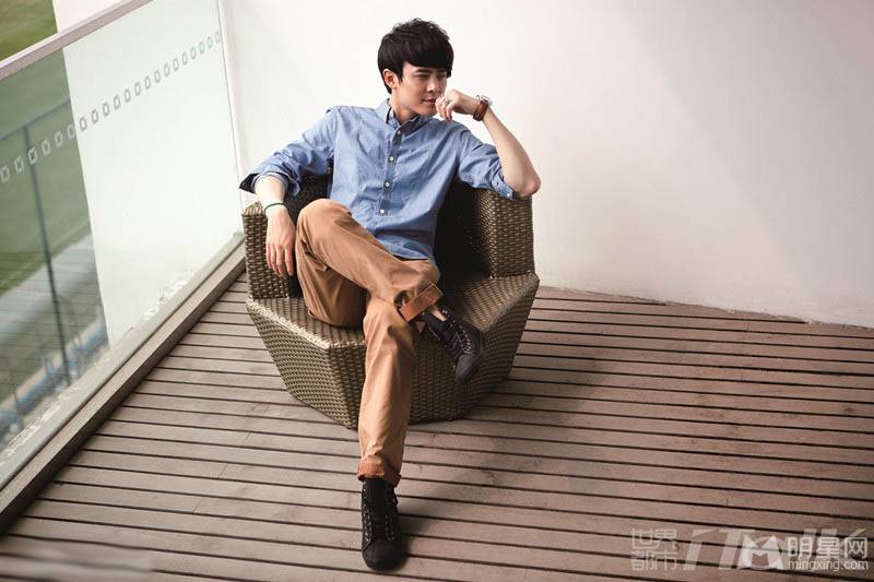 中国内地80后男明星付辛博帅气写真