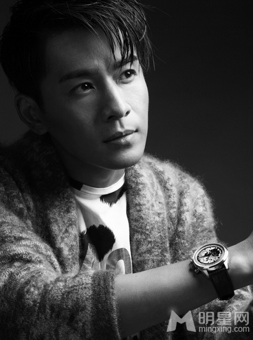 人气男演员乔振宇深邃眼神帅气爆棚