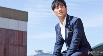 香港型男明星时尚街拍照魅力十足