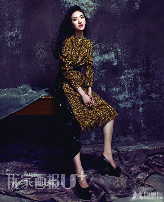 美女明星景甜最新复古时尚大片