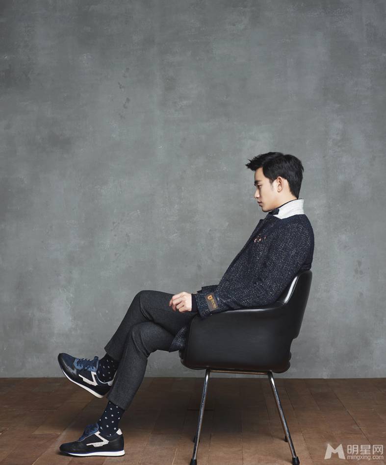 韩国影星金秀贤造型百变酷帅十足