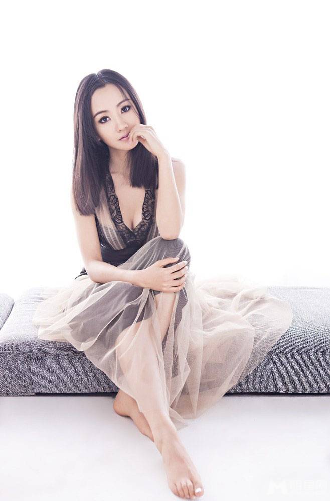 零绯闻的女明星杨蓉性感魅惑写真