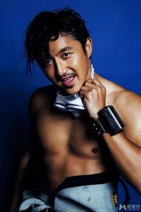 演员涂松岩大秀肌肉荷尔蒙爆棚