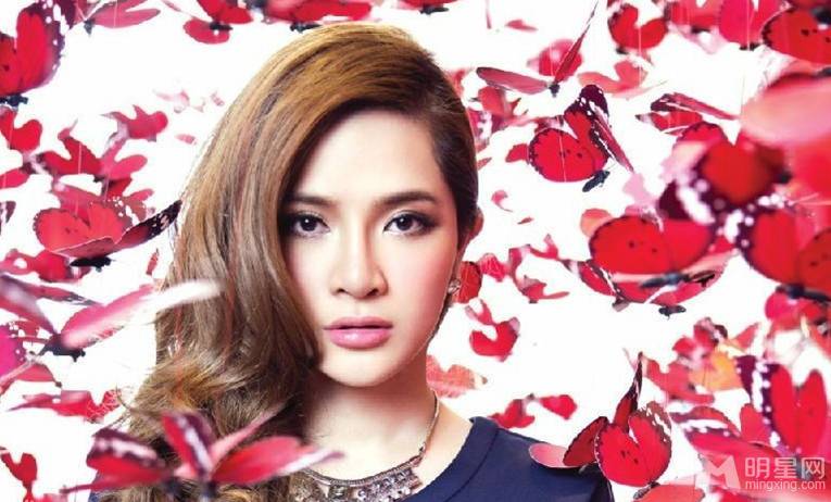 美女酒吧歌手艾菲性感俏皮写真集