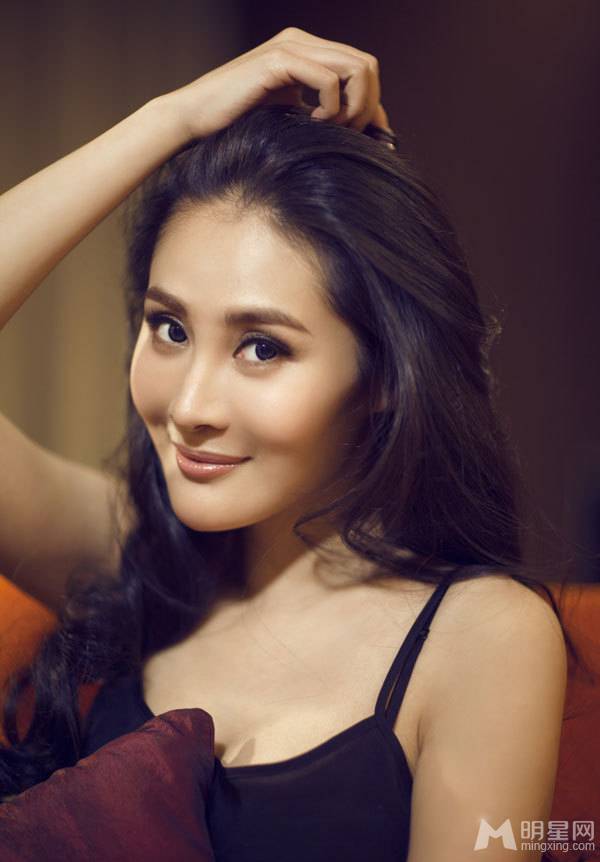 内地性感女明星王澜霏写真撩人心弦