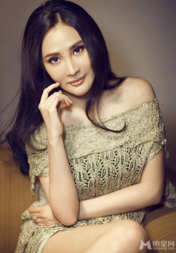 内地性感女明星王澜霏写真撩人心弦